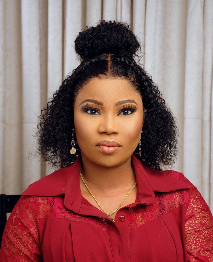 actress Seyi Edun brags