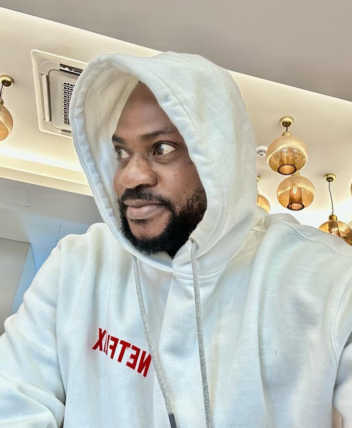 "As Tall As You Are, You Look Short Beside That Very Tall Man" Hilarious Reactions As Odunlade Adekola Shares Video Of Himself With A Very Tall Man (Watch Video)